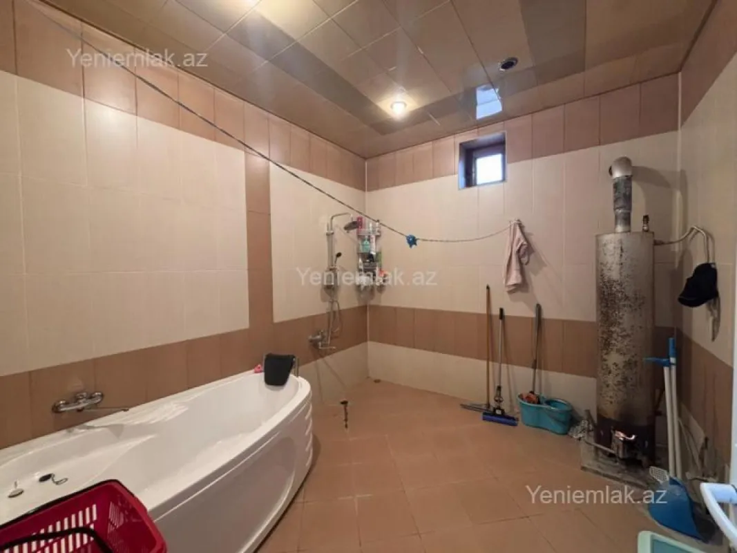 Satılır 7 otaqlı həyət evi 260 m²