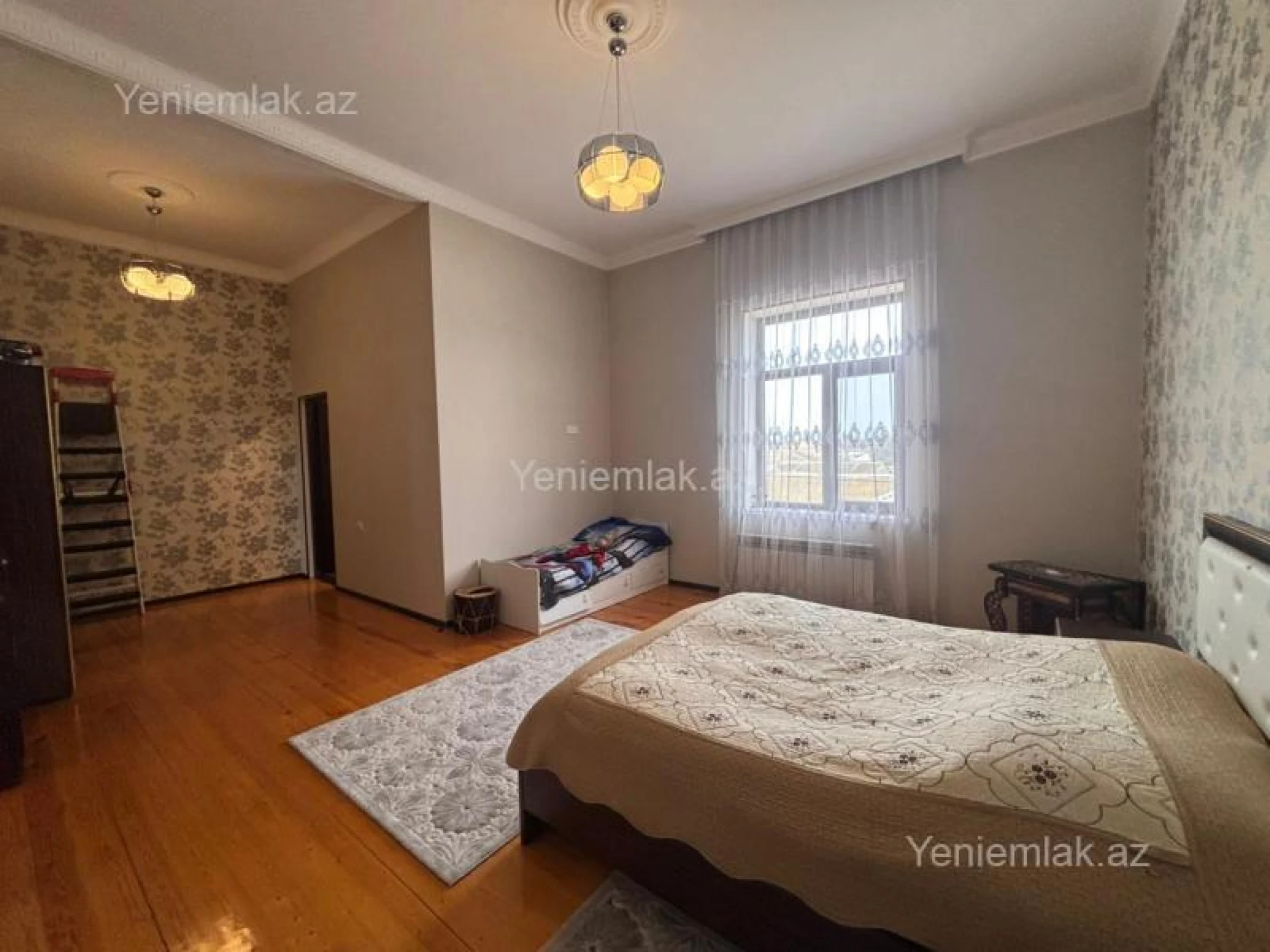 Satılır 7 otaqlı həyət evi 260 m²