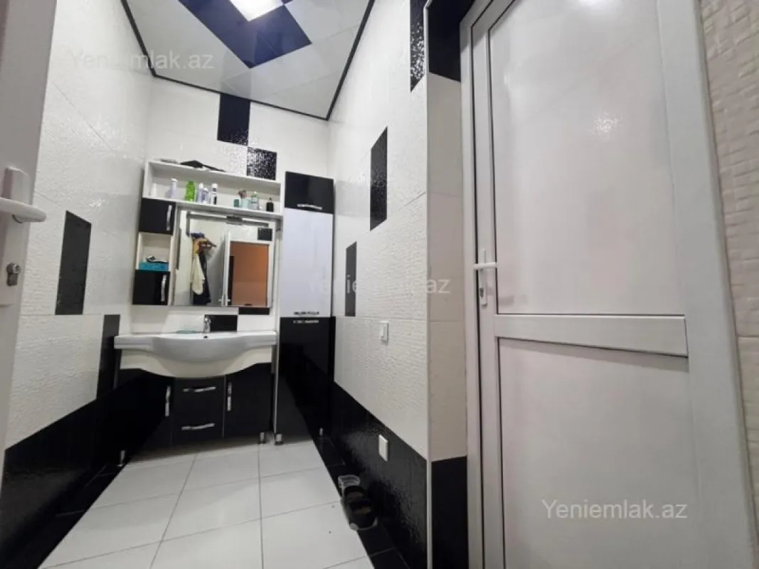 Satılır 7 otaqlı həyət evi 260 m²
