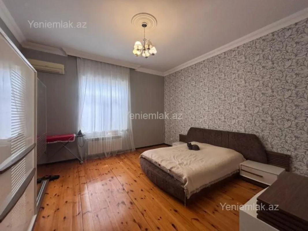 Satılır 7 otaqlı həyət evi 260 m²