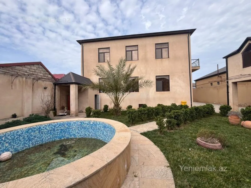 Satılır 7 otaqlı həyət evi 260 m²