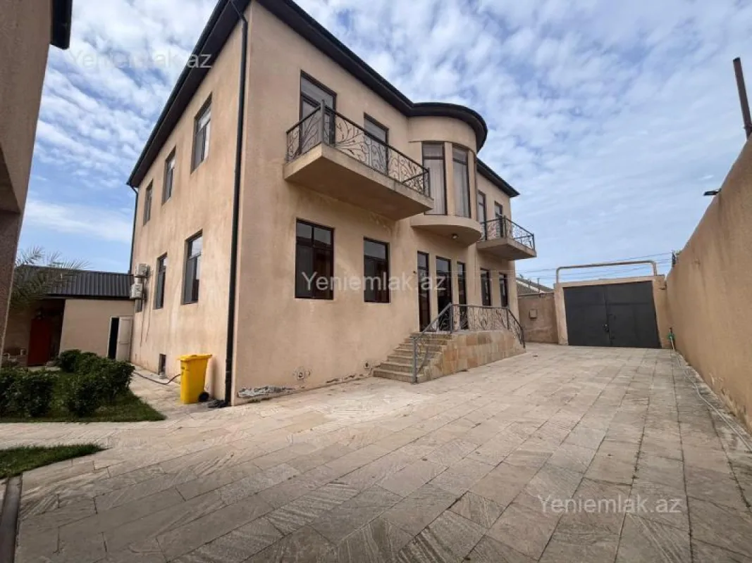 Satılır 7 otaqlı həyət evi 260 m²
