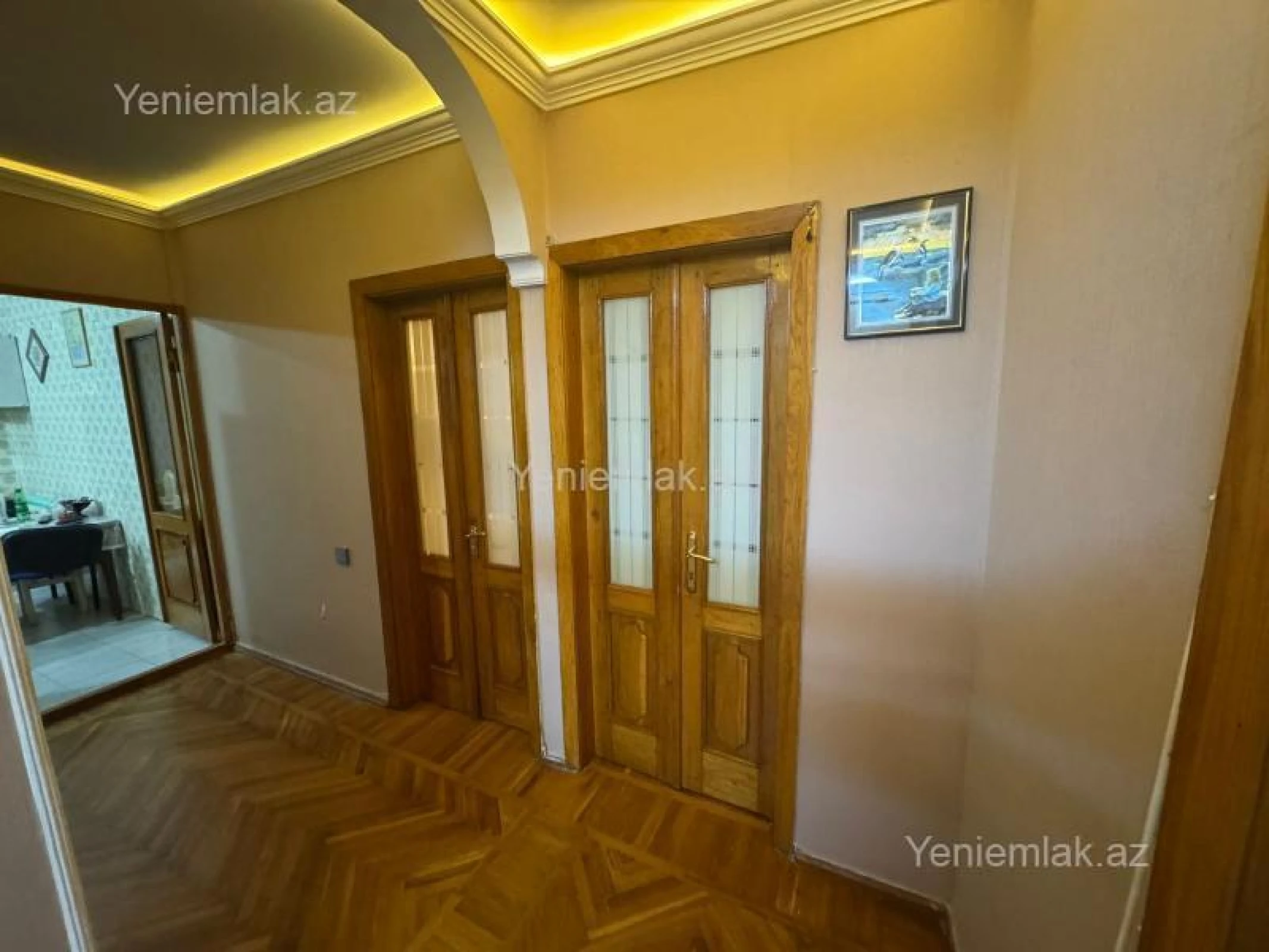 Satılır 4 otaqlı köhnə tikili 110 m²