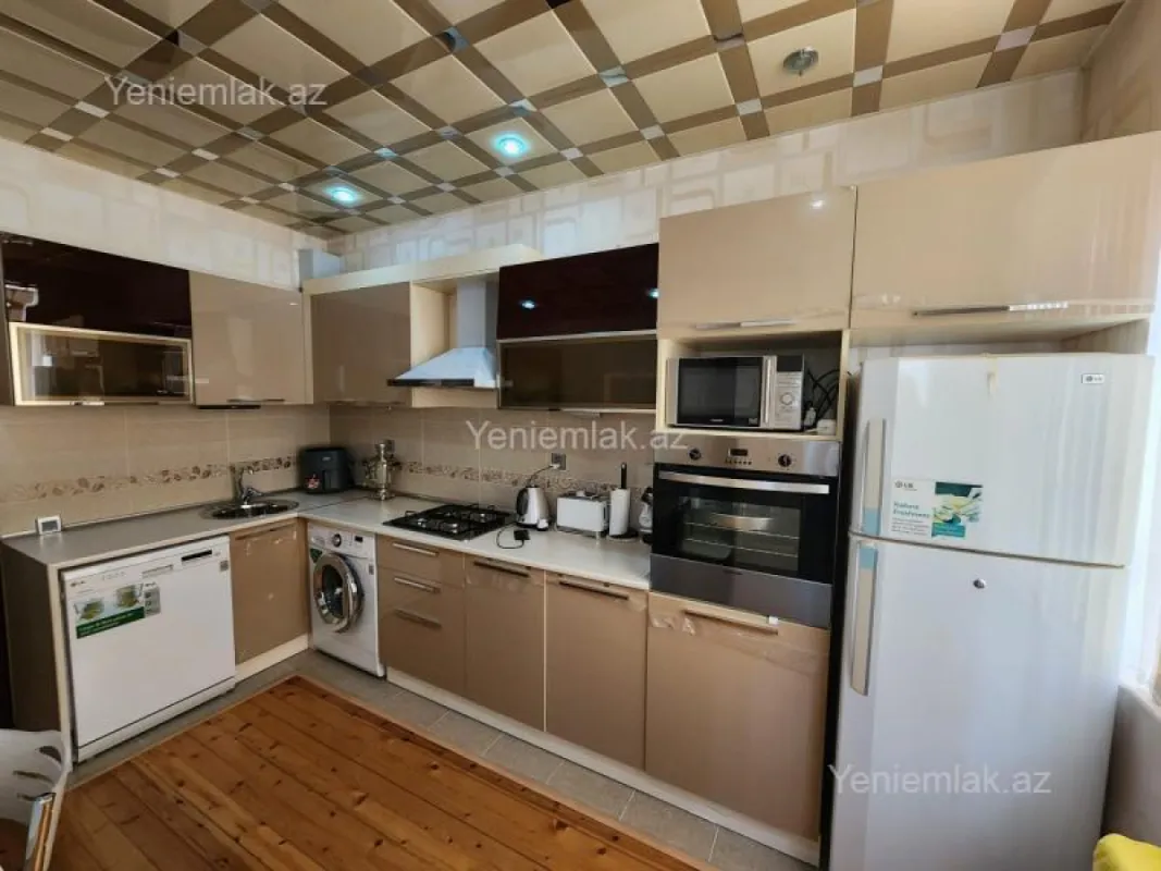 Satılır 3 otaqlı yeni tikili 90 m²