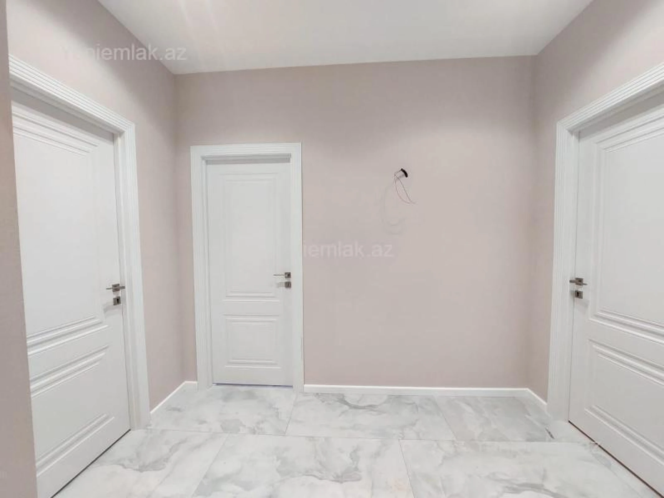 Satılır 3 otaqlı yeni tikili 115 m²