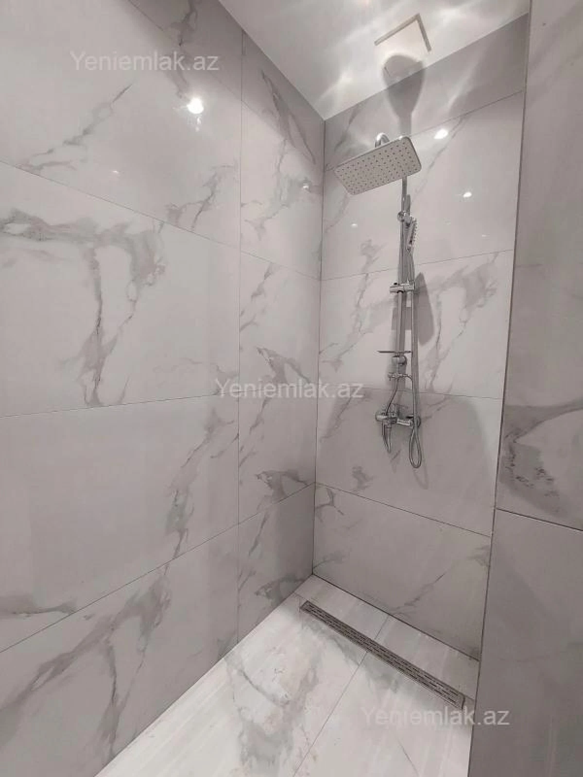 Satılır 3 otaqlı yeni tikili 115 m²