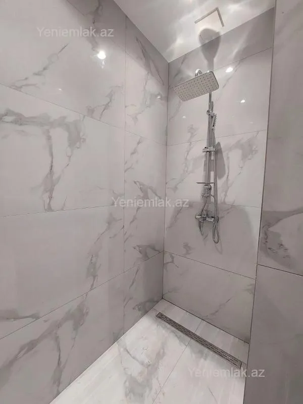 Satılır 3 otaqlı yeni tikili 115 m²