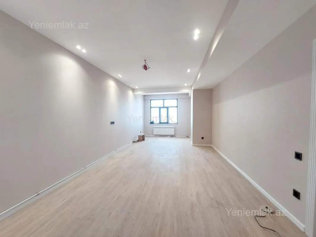 Satılır 3 otaqlı yeni tikili 115 m²