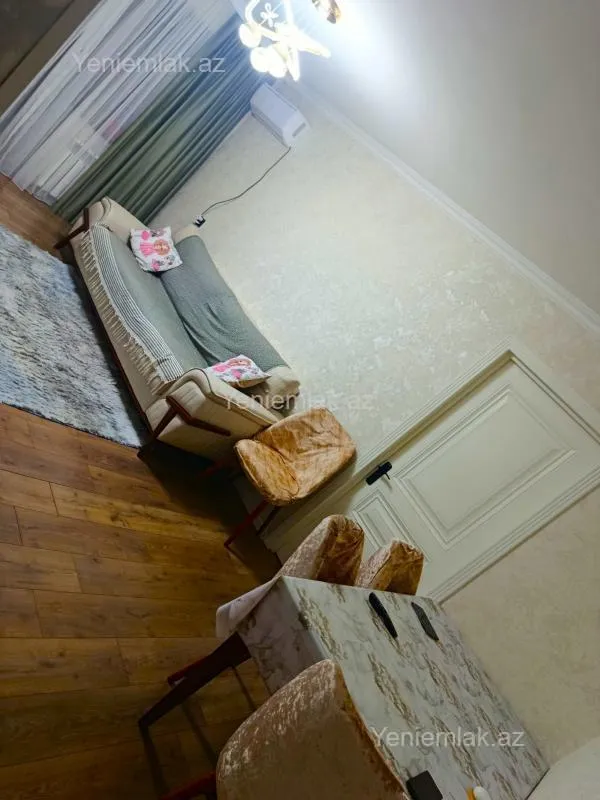 Satılır 3 otaqlı köhnə tikili 60 m²
