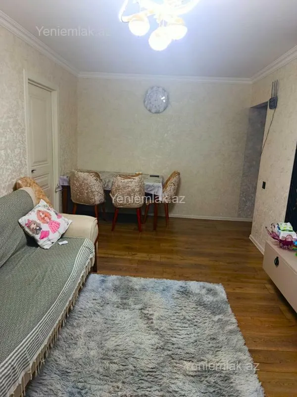 Satılır 3 otaqlı köhnə tikili 60 m²