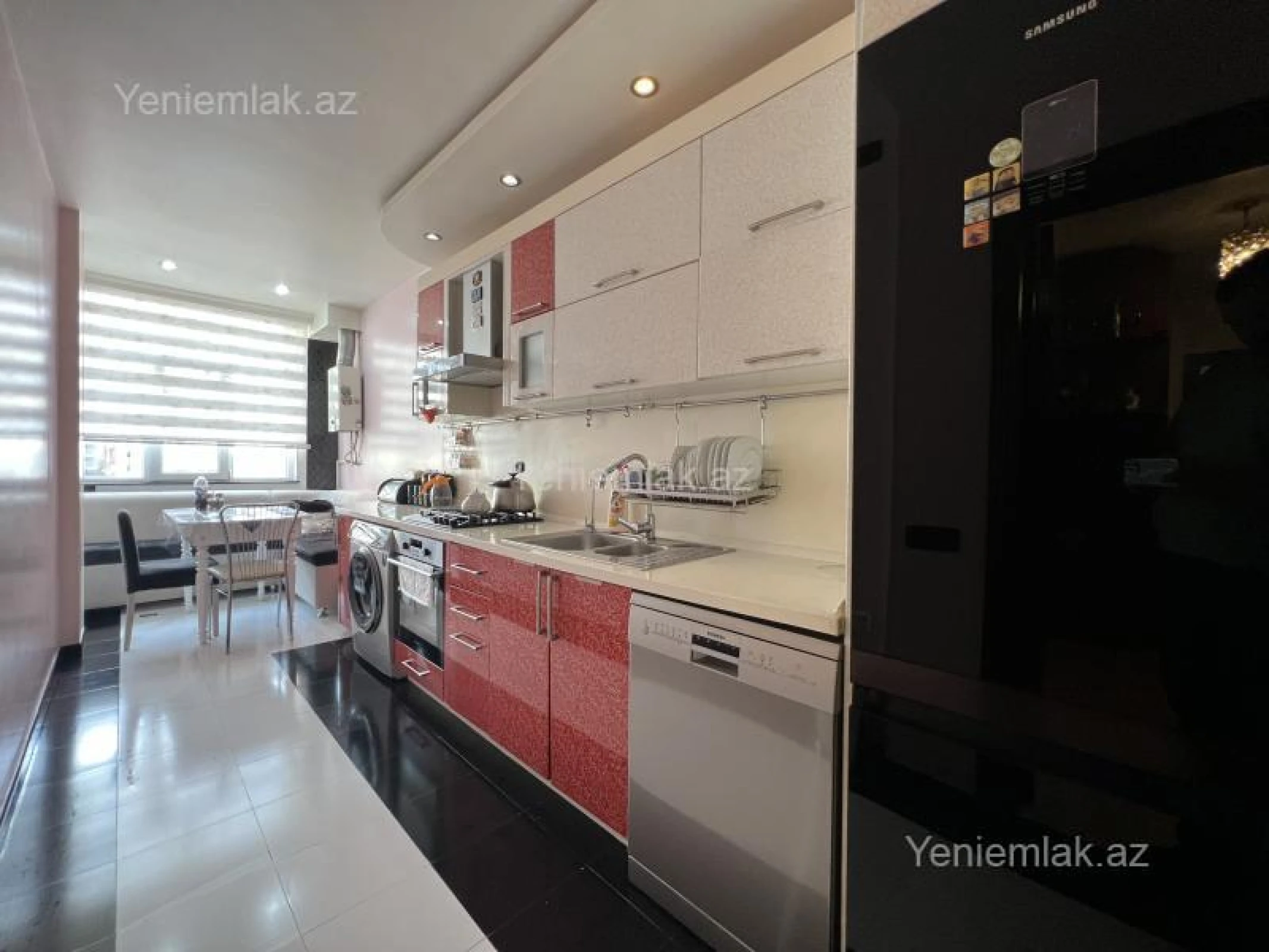 Satılır 3 otaqlı yeni tikili 100 m²