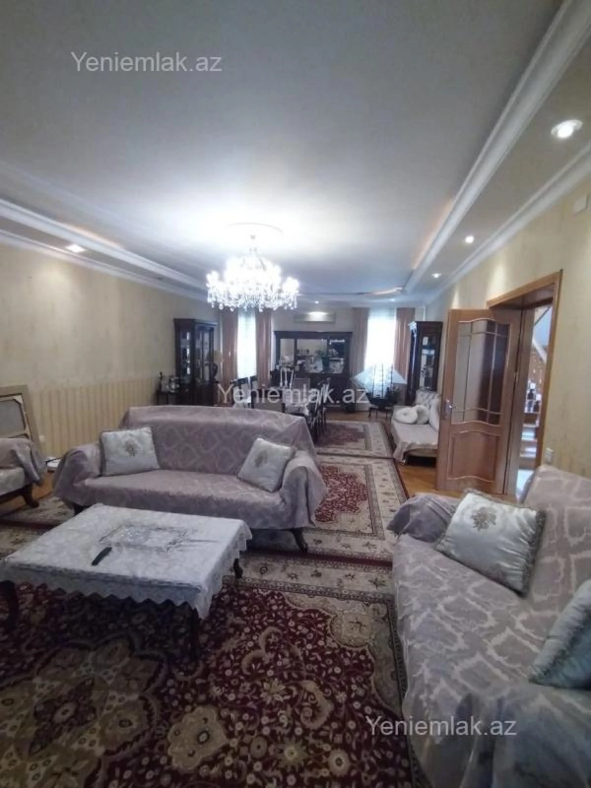 Satılır 10 otaqlı həyət evi 650 m²