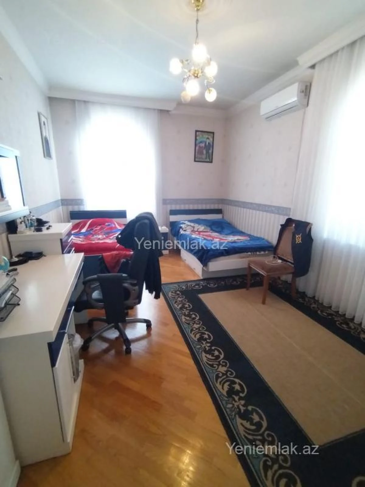 Satılır 10 otaqlı həyət evi 650 m²