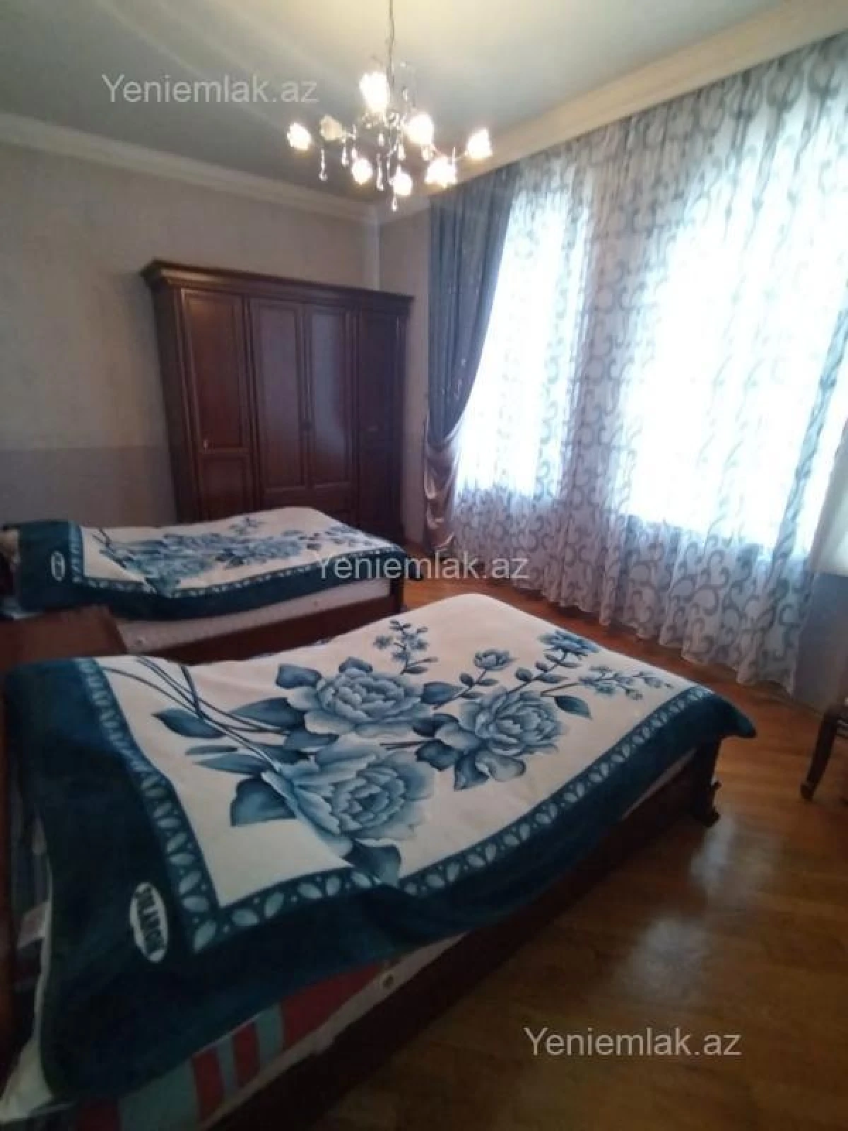 Satılır 10 otaqlı həyət evi 650 m²