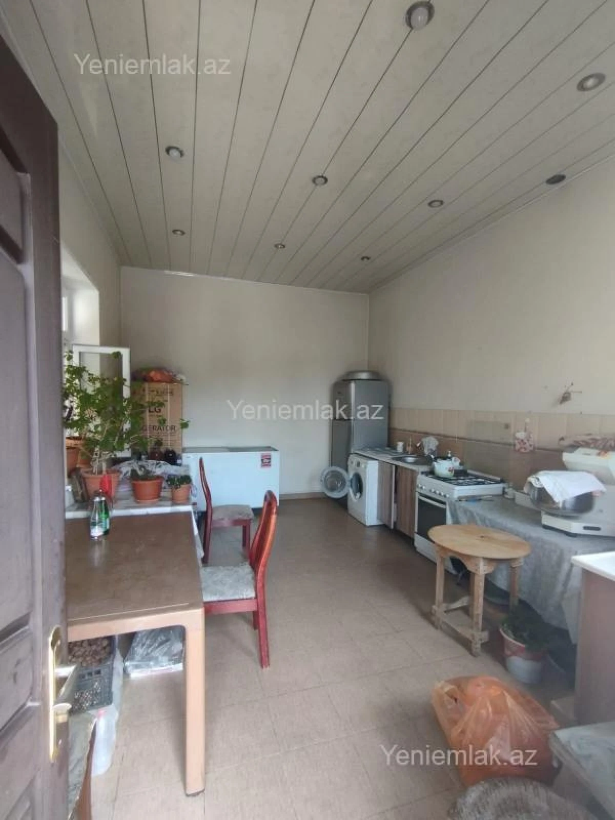 Satılır 10 otaqlı həyət evi 650 m²