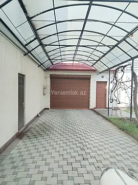 Satılır 10 otaqlı həyət evi 650 m²