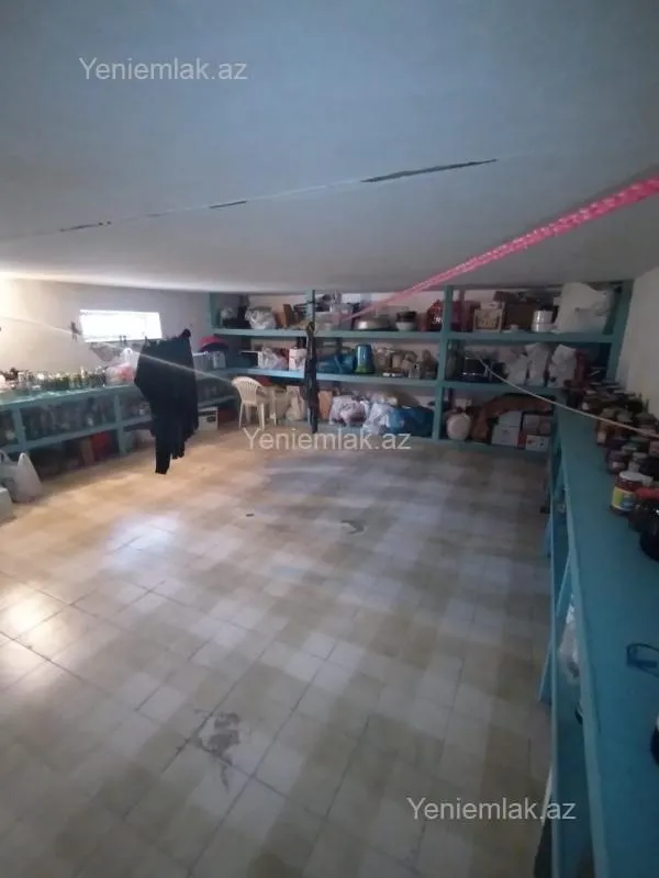 Satılır 10 otaqlı həyət evi 650 m²