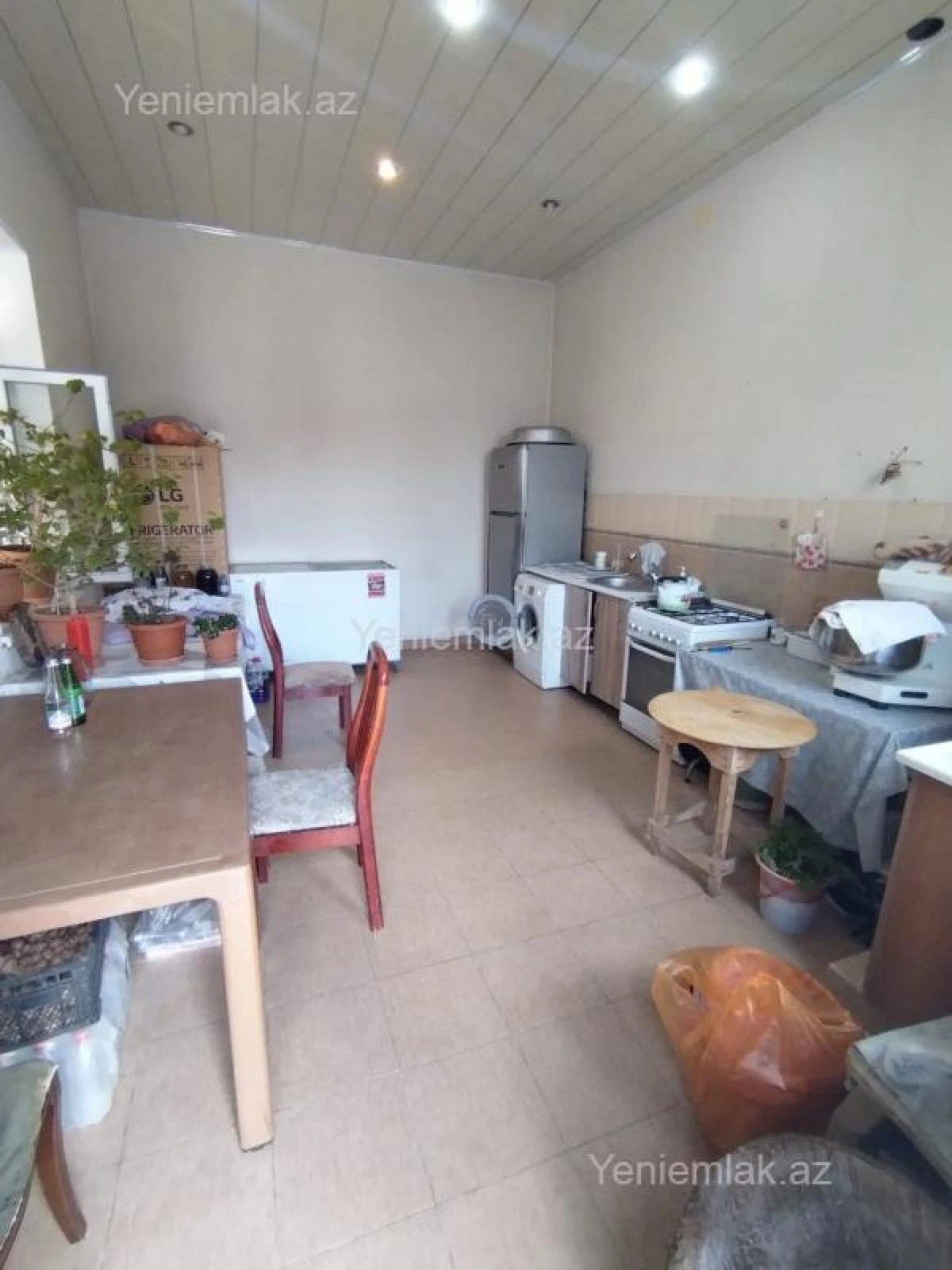 Satılır 9 otaqlı həyət evi 640 m²