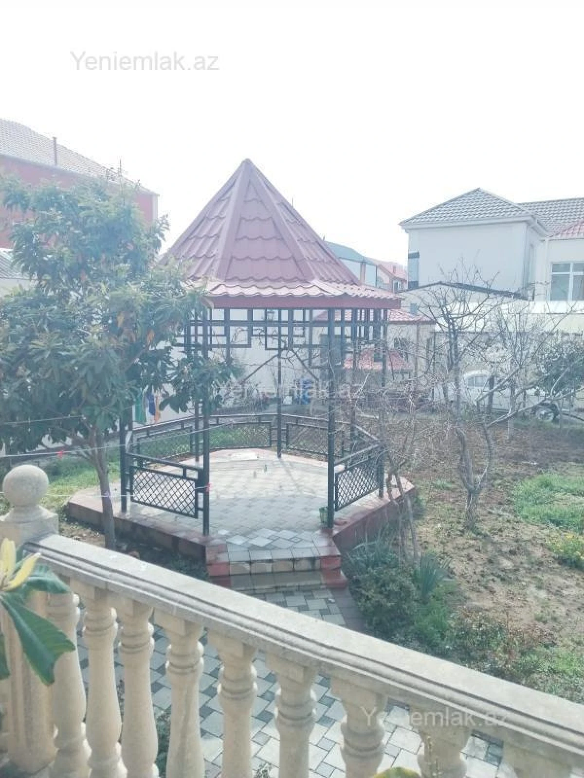 Satılır 9 otaqlı həyət evi 640 m²