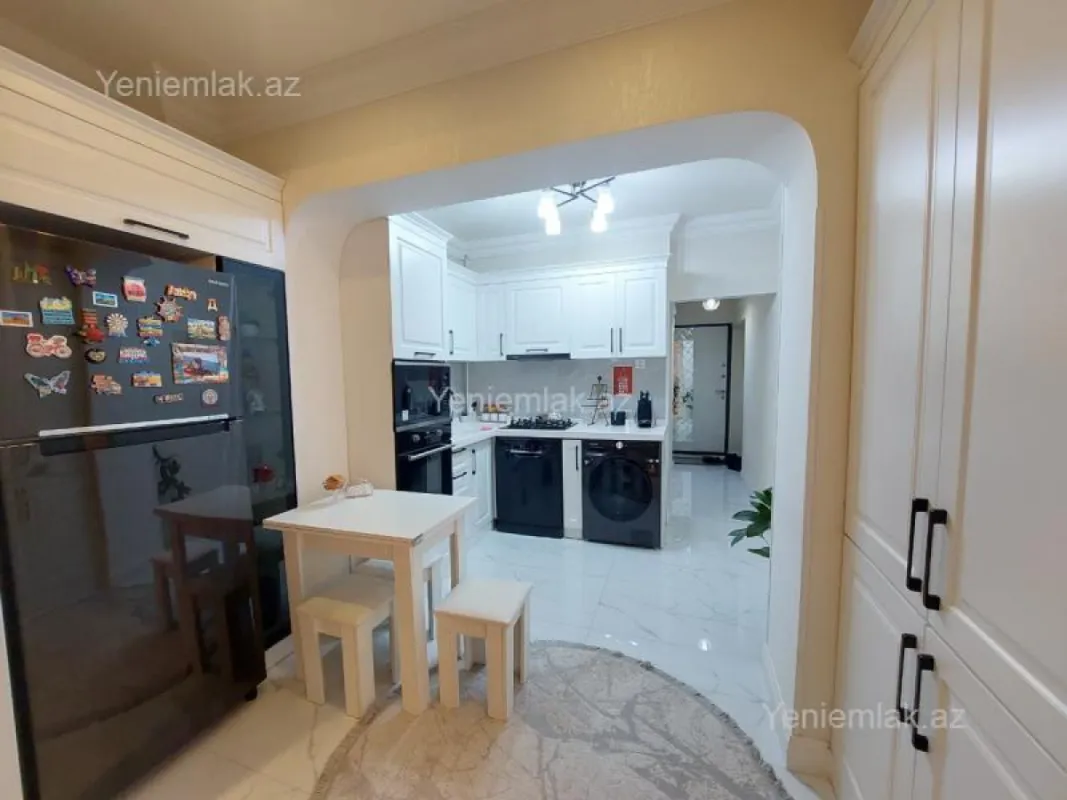 Satılır 3 otaqlı köhnə tikili 110 m²