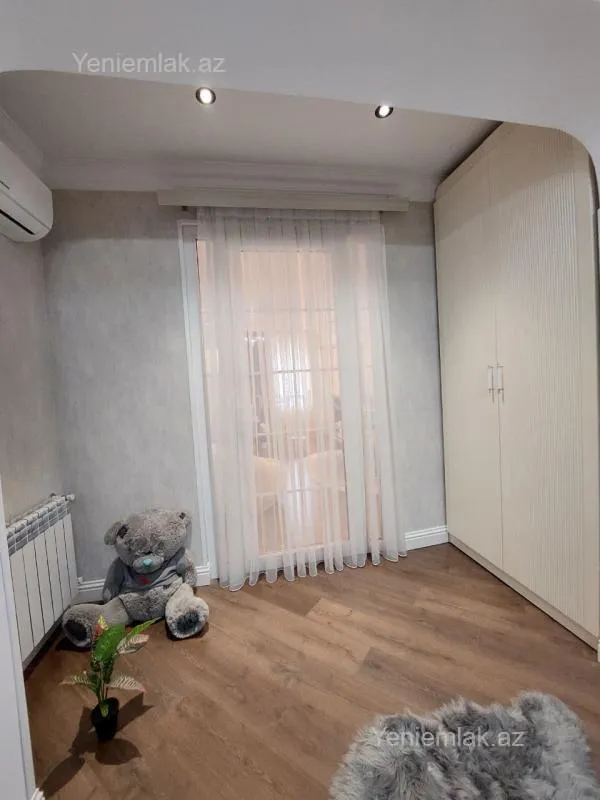 Satılır 3 otaqlı köhnə tikili 110 m²