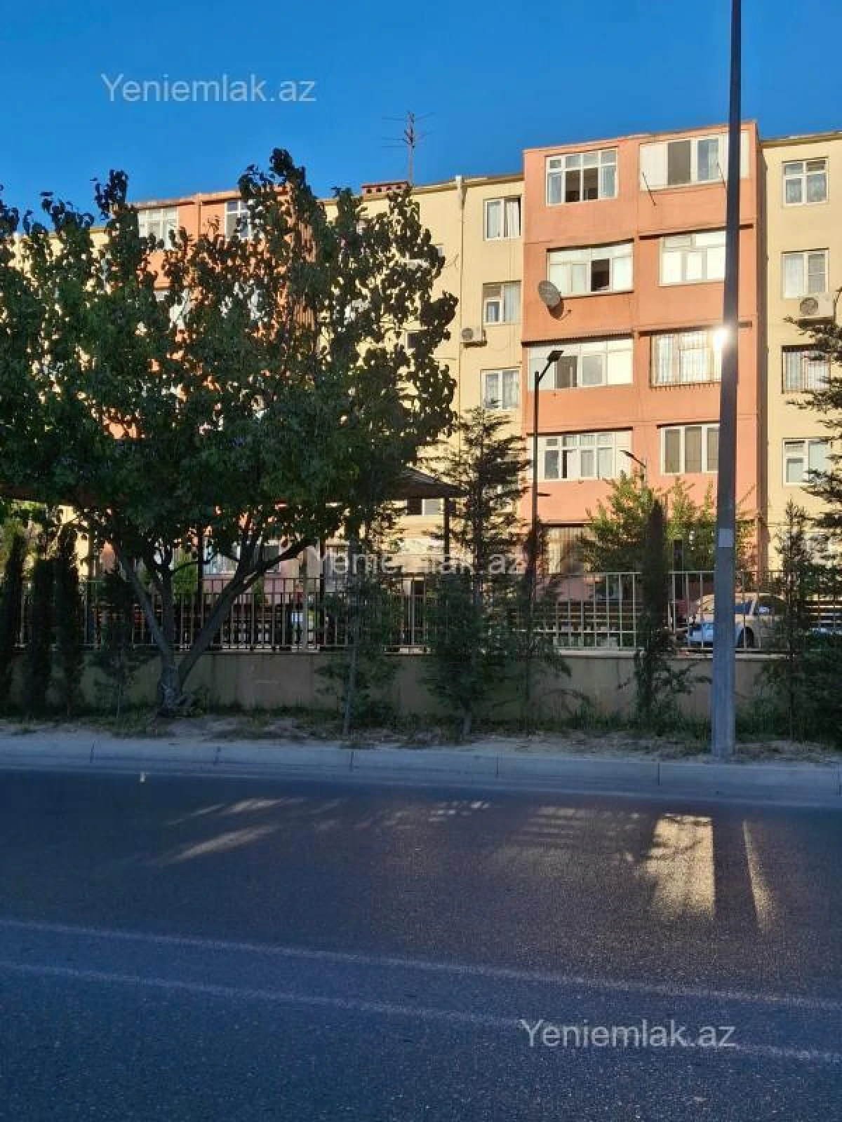 Satılır 2 otaqlı köhnə tikili 55 m²
