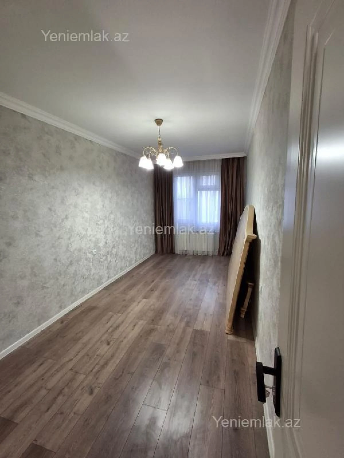 Satılır 2 otaqlı köhnə tikili 55 m²