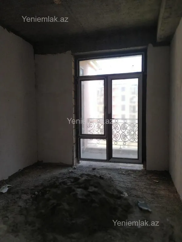 Satılır 4 otaqlı yeni tikili 200 m²
