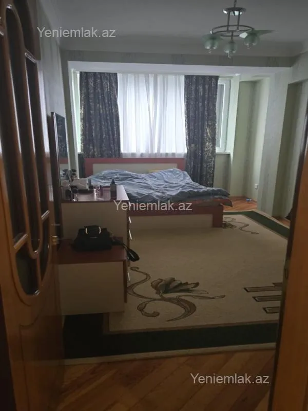 Satılır 3 otaqlı köhnə tikili 80 m²