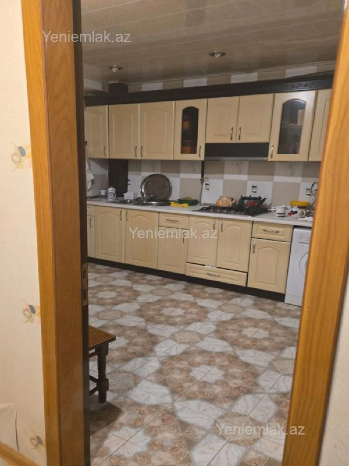Satılır 3 otaqlı köhnə tikili 80 m²