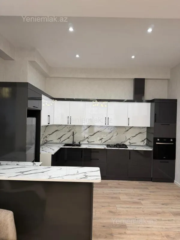 Satılır 2 otaqlı yeni tikili 80 m²