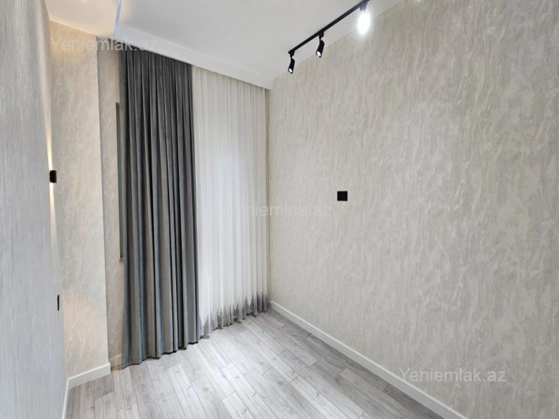 Satılır 3 otaqlı köhnə tikili 73 m²