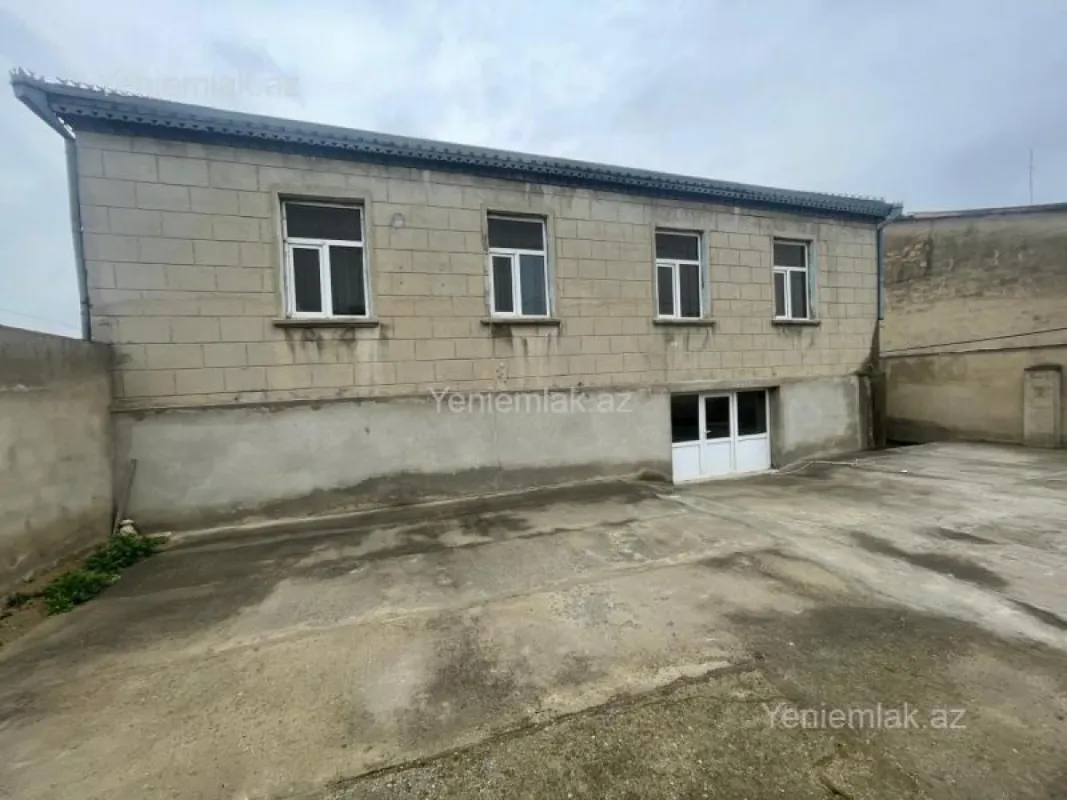 Satılır 4 otaqlı həyət evi 140 m²