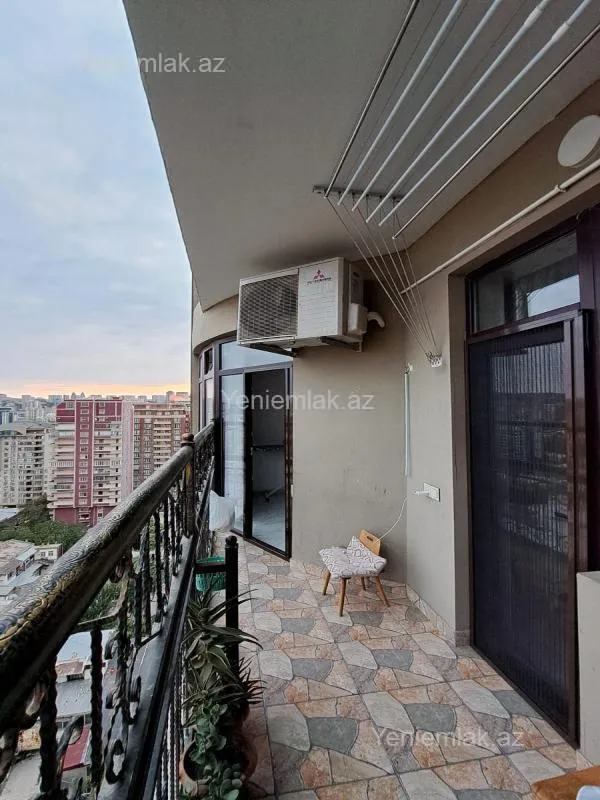 Satılır 3 otaqlı yeni tikili 135 m²