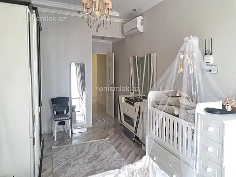 Satılır 3 otaqlı yeni tikili 135 m²