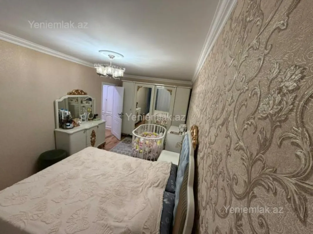 Satılır 4 otaqlı köhnə tikili 90 m²