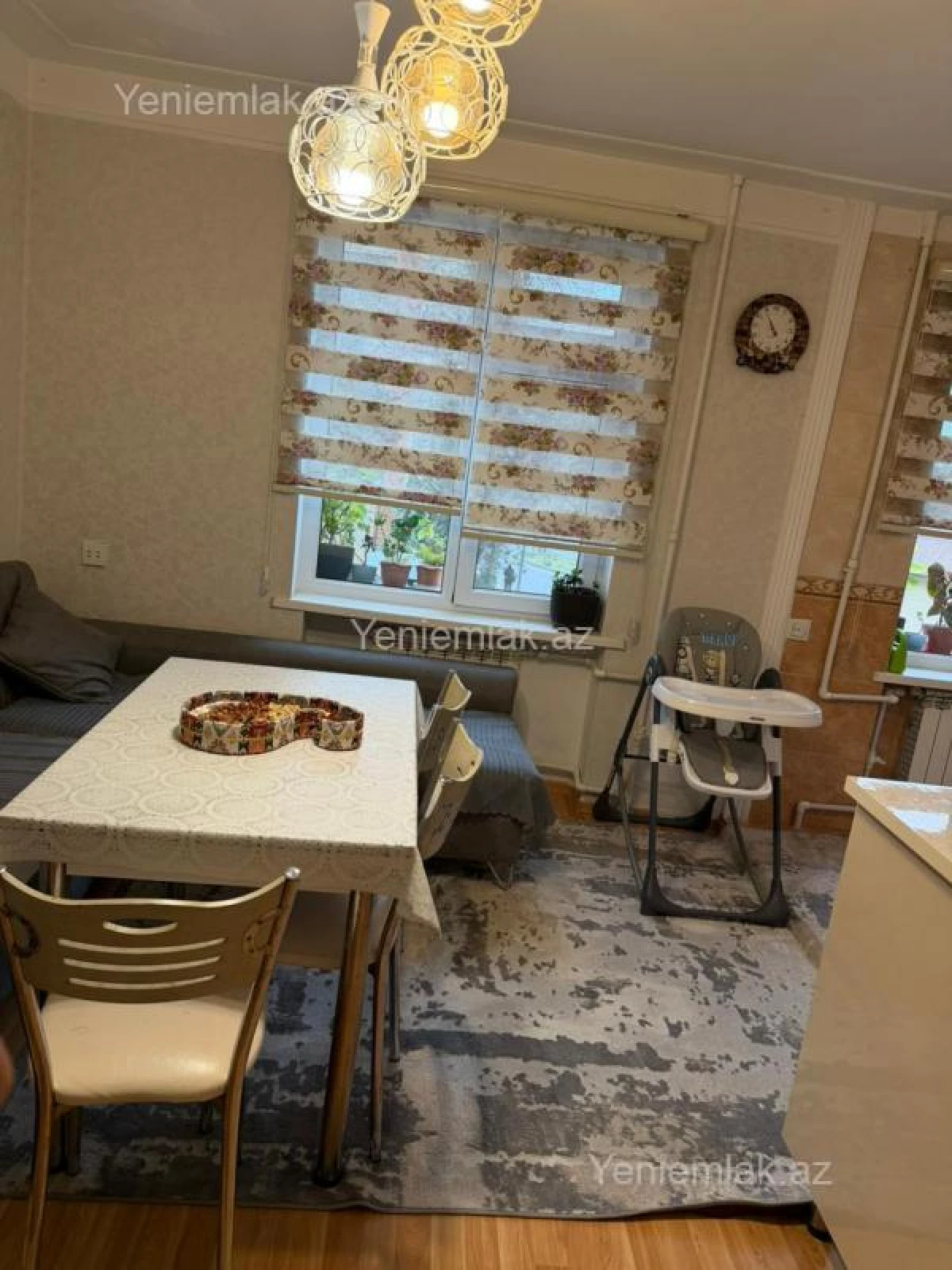 Satılır 4 otaqlı köhnə tikili 90 m²