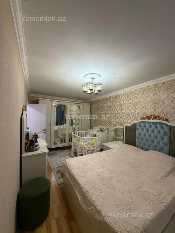 Satılır 4 otaqlı köhnə tikili 90 m²