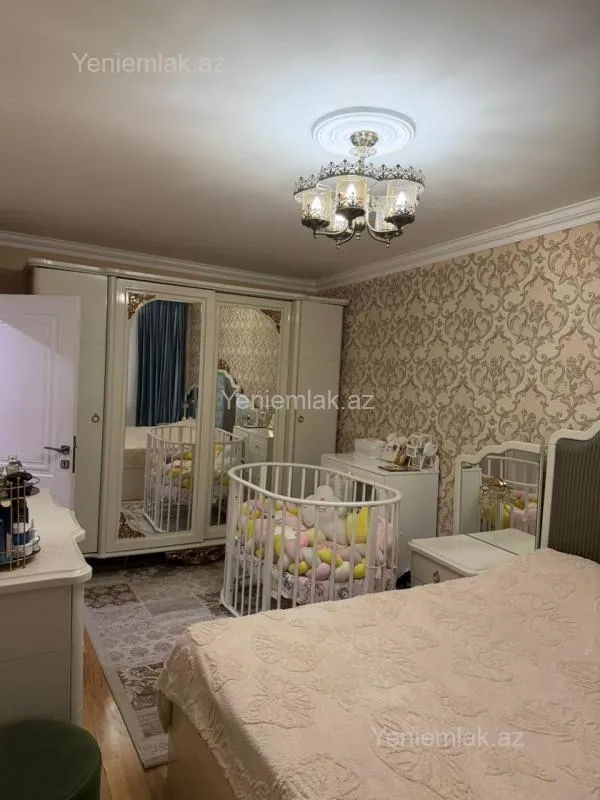 Satılır 4 otaqlı köhnə tikili 90 m²
