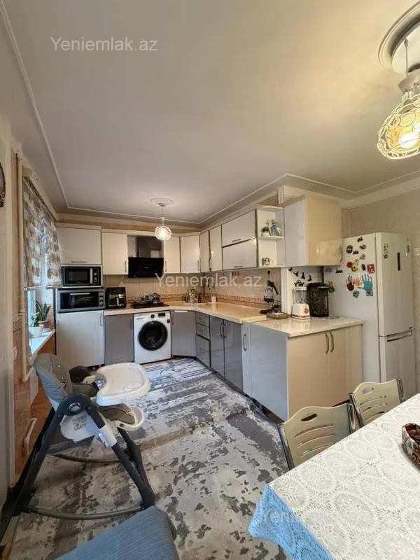 Satılır 4 otaqlı köhnə tikili 90 m²