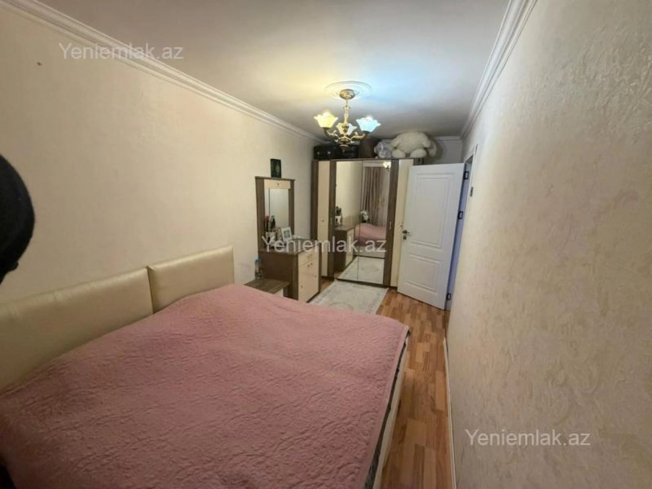 Satılır 4 otaqlı köhnə tikili 90 m²