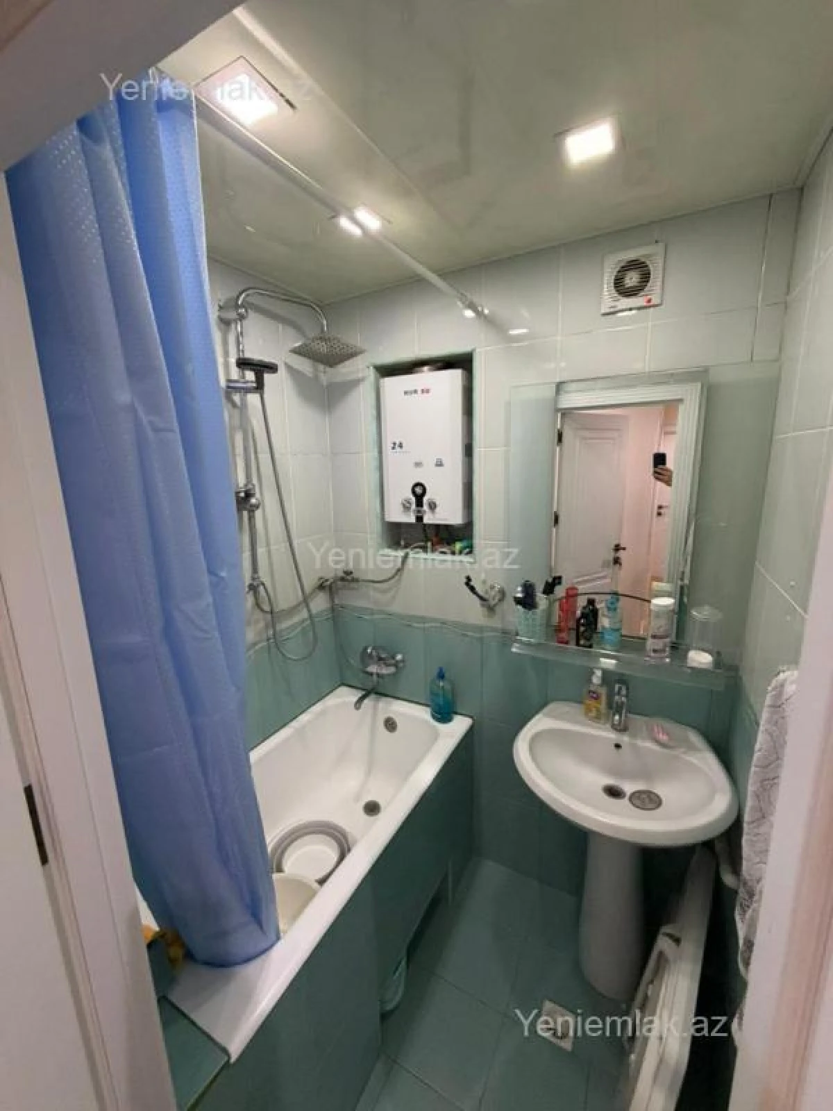 Satılır 4 otaqlı köhnə tikili 90 m²