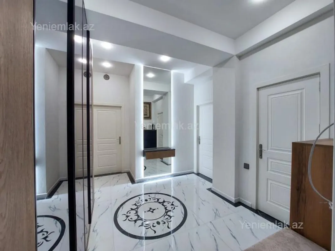 Satılır 3 otaqlı yeni tikili 105 m²