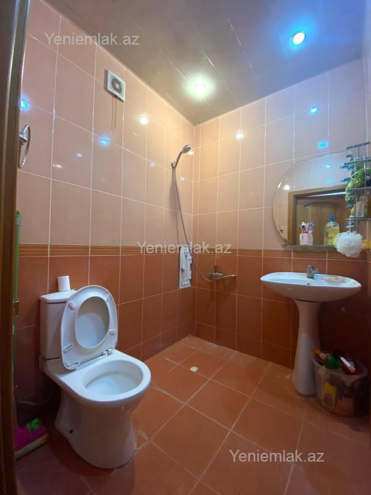 Satılır 3 otaqlı yeni tikili 150 m²