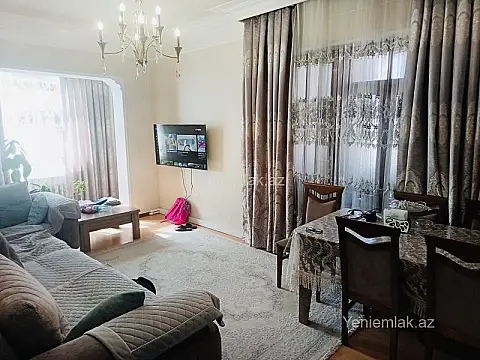 Satılır 4 otaqlı köhnə tikili 100 m²