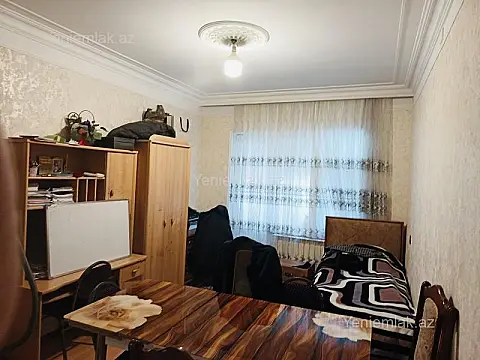 Satılır 4 otaqlı köhnə tikili 100 m²