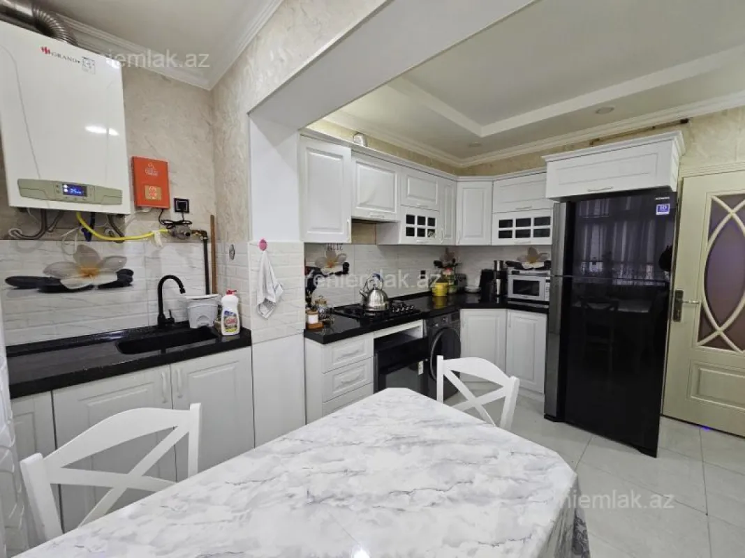 Satılır 3 otaqlı köhnə tikili 75 m²