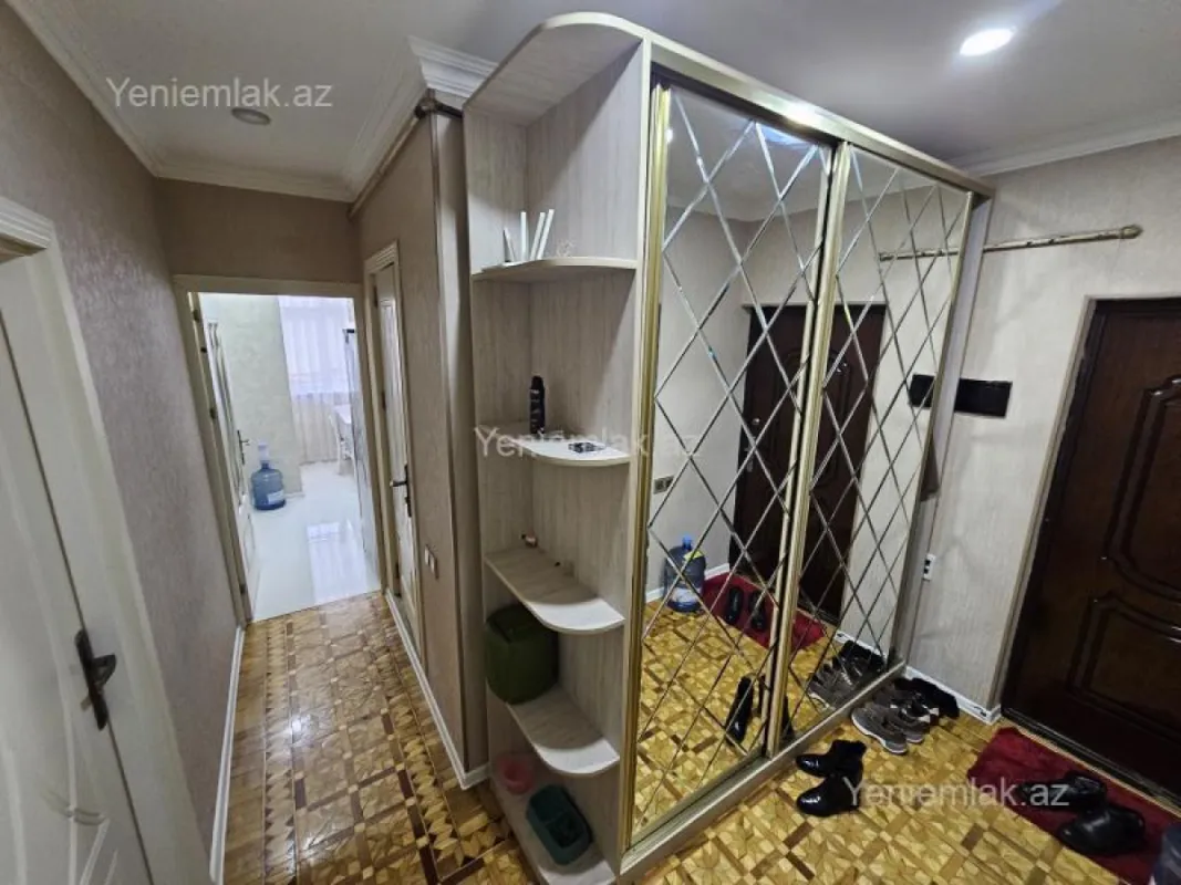 Satılır 3 otaqlı köhnə tikili 75 m²