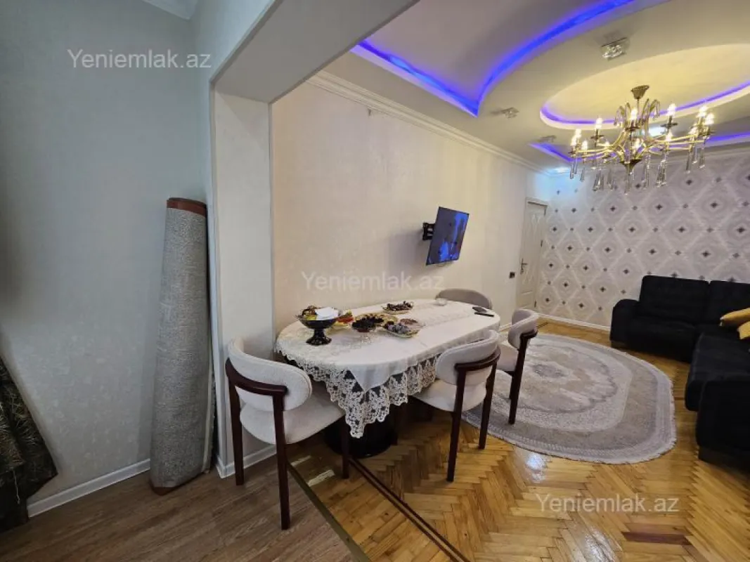 Satılır 3 otaqlı köhnə tikili 75 m²