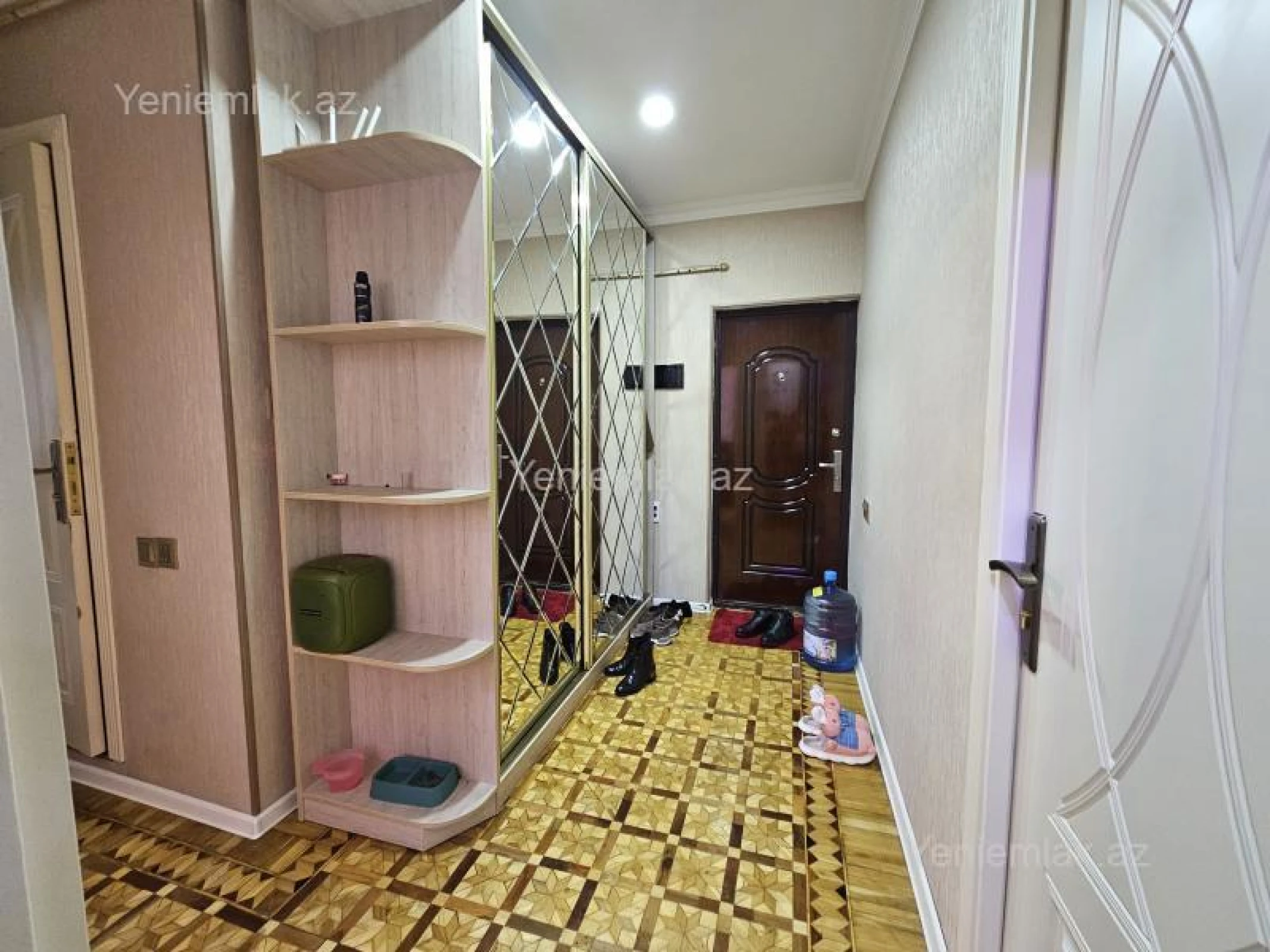 Satılır 3 otaqlı köhnə tikili 75 m²